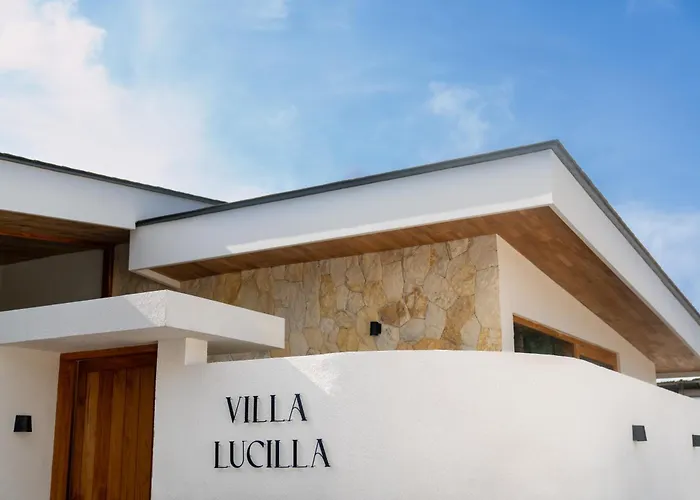 Lucilla, Beautiful In The Heart Of Villa *