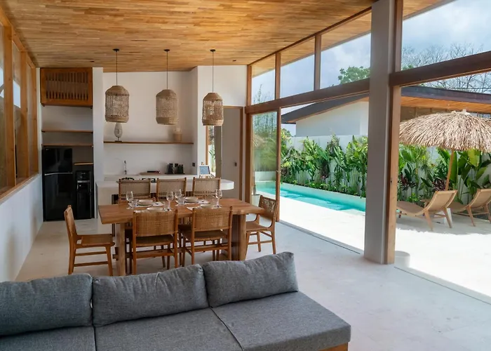 Villa Lucilla, Beautiful In The Heart Of Uluwatu (Bali)